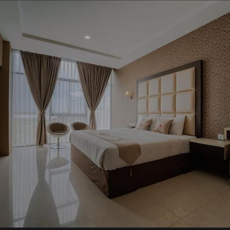 Osaka Hotel Batam Nagoya Exteriör bild