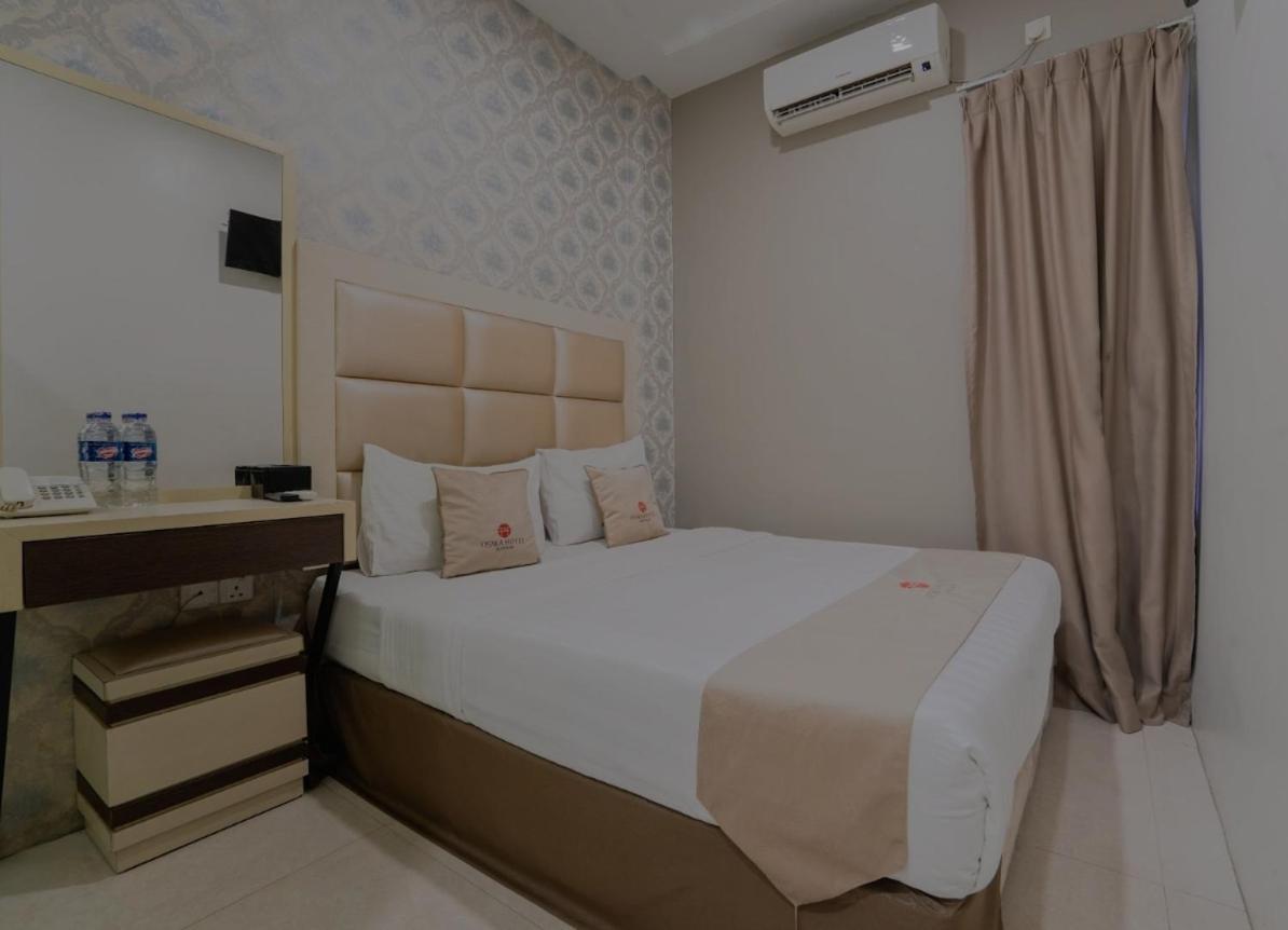 Osaka Hotel Batam Nagoya Exteriör bild