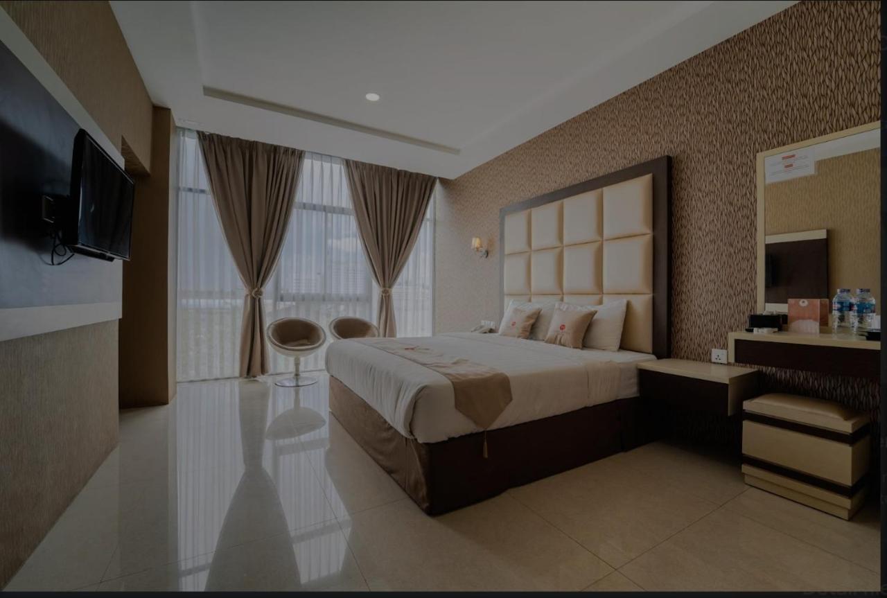 Osaka Hotel Batam Nagoya Exteriör bild