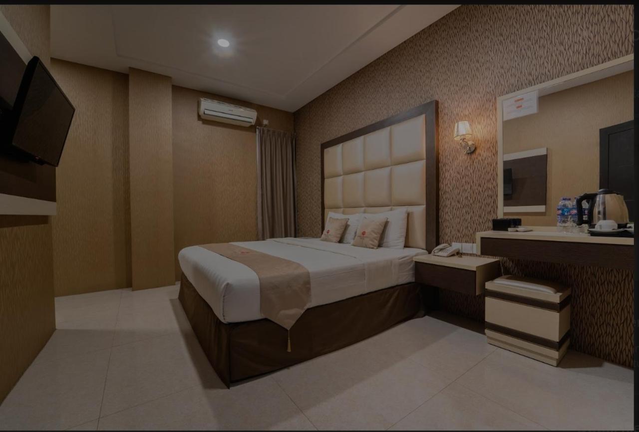 Osaka Hotel Batam Nagoya Exteriör bild